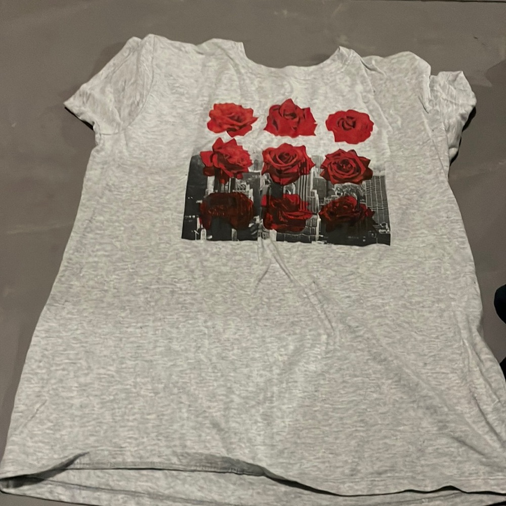 Grey graphic tee